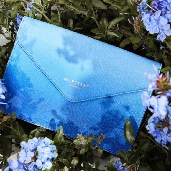 NWT Marciano Blue Ombre Clutch - Picture 1 of 6